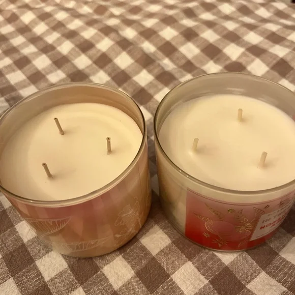 NWT, BBW CANDLE BUNDLE, TWO 3 WICK CANDLES AND EASTER BUNNY 3 WICK CANDLE HOLDER - Picture 8 of 8
